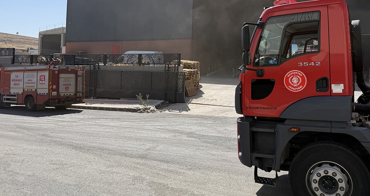 Gaziantep’te fabrikada yangın: 2 işçi yaralandı
