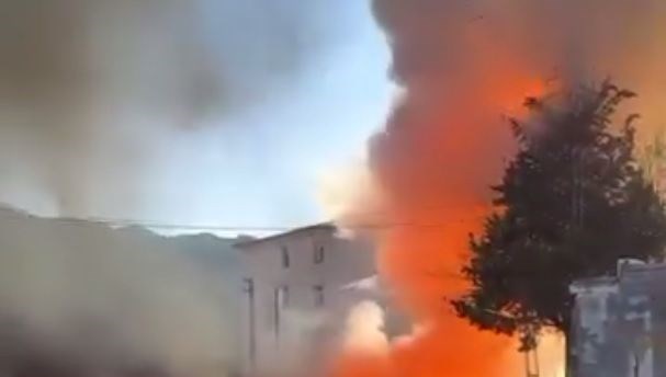 yol calismasinda hasar goren petrol borusu alev aldi ADzwpIve