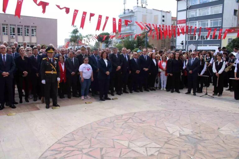 aydinda cumhuriyet bayraminin 102 yil donumu kutlandi qKkmVvbS.jpg