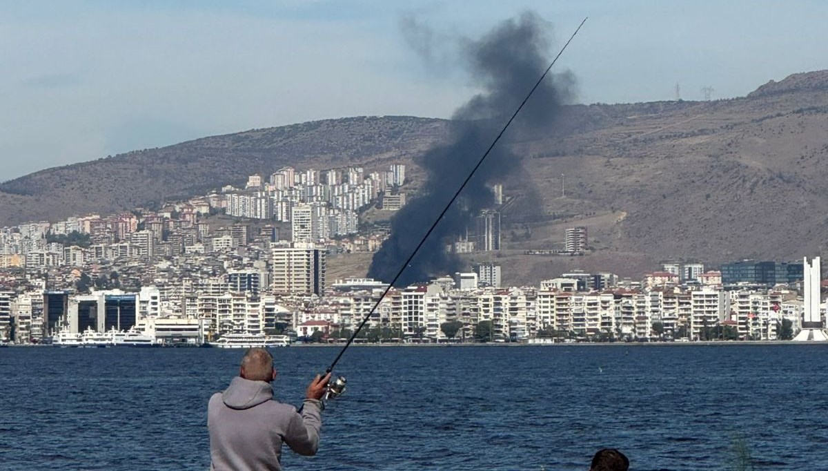 İzmir’de inşaat atıklarından yangın çıktı