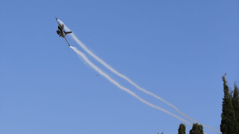 soloturkten pamukkalede nefes kesen gosteri JXQq3MKc.jpg