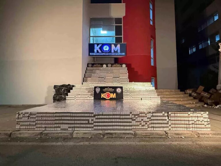 adanada 105 bin paket kacak sigara ele ge gecirildi WE17yiRv.jpg