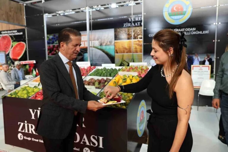 adanada tropikal meyve saskinligi J9XCKX5Q.jpg