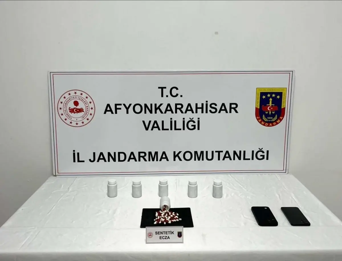 afyonkarahisarda uyusturucu operasyonu 2 kisi tutuklandi uIJDS9se.jpg
