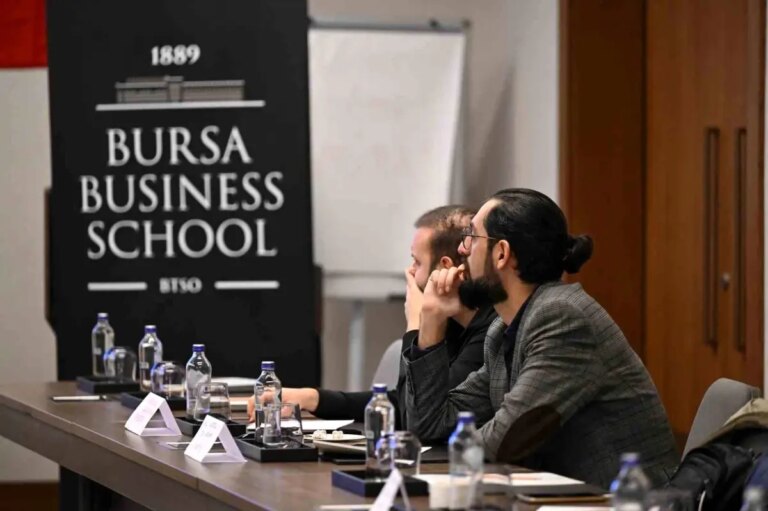 bursa business schoolda satis ve pazarlama egitimi ExKteprf.jpg