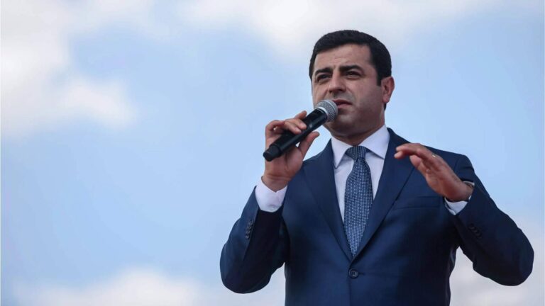 demirtas icin ortak aciklama siyasi iktidar aihm kararlarina direnmekten vazgecmeli derhal geregini yerine getirmeli FgpCx16W.jpg