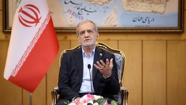 iran cumhurbaskani pezeskiyan nukleer tesislerimizi yeniden daha guclu sekilde insa edecegiz RPjJ78uu.jpg