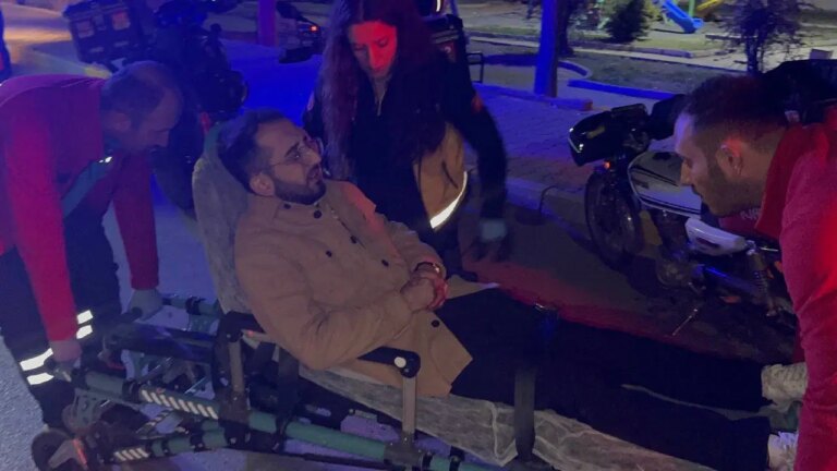 parkta dehset otururken bir anda bicakli saldiriya ugradi q8KiEvAp.jpg