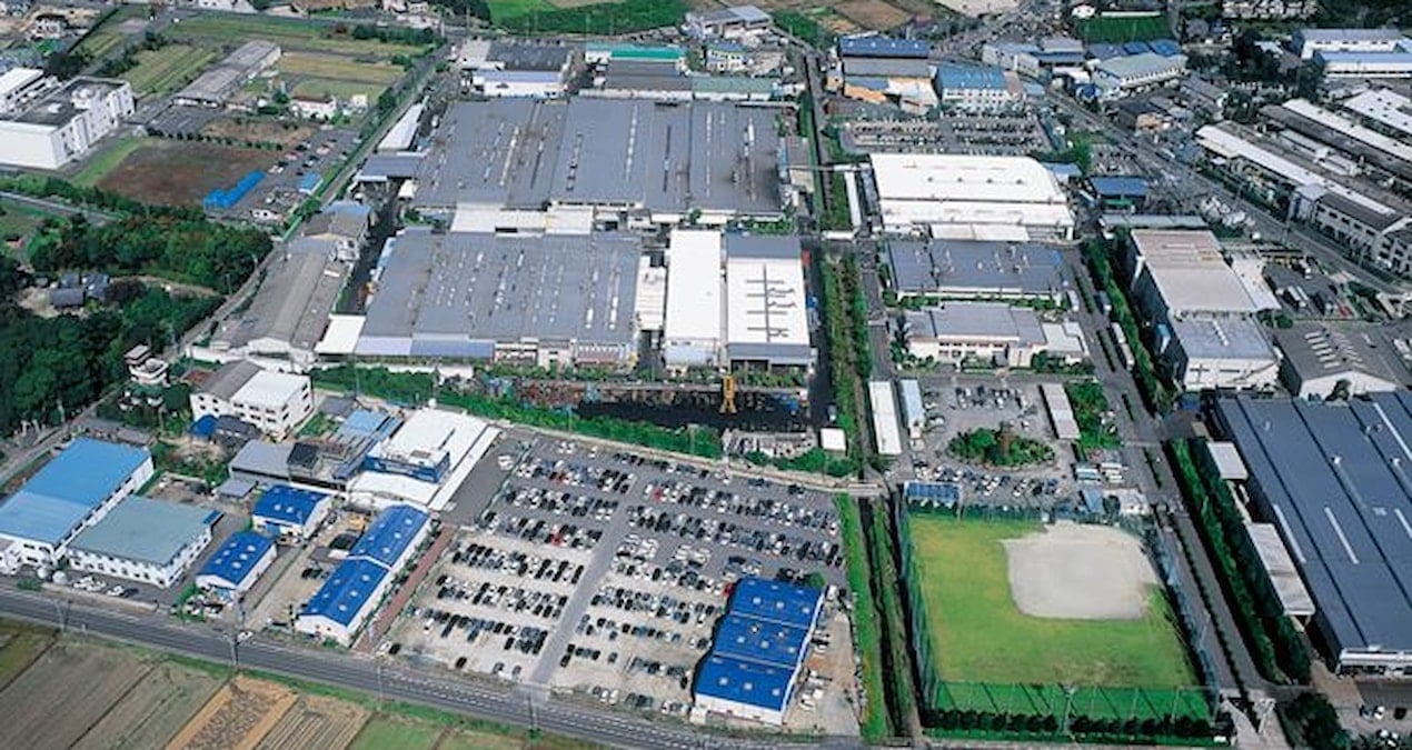 Toyota, 14 futbol sahası büyüklüğünde fabrika açtı! İlk kez başka ülkede üretim yapacak