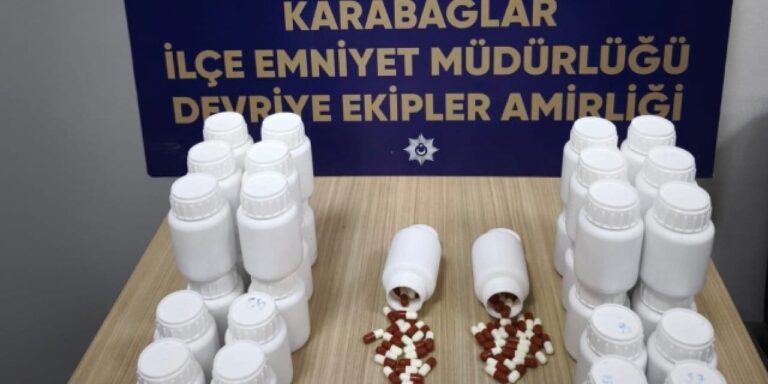 2-binden-fazla-uyusturucu-hapla-yakalandilar-OmPkwCGU.jpg