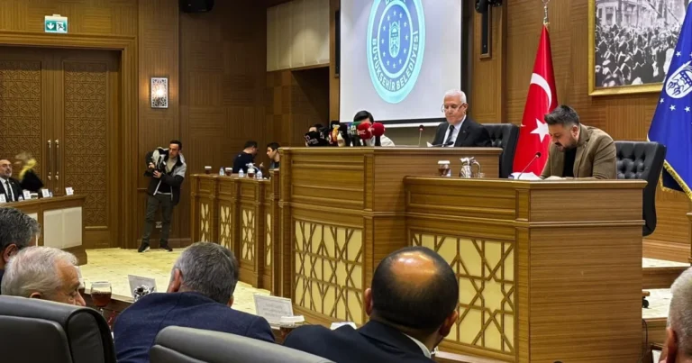 bursa-buyuksehir-meclisi-toplandi-bursanin-yesil-donusumu-basliyor-EawJZ9Qi.webp