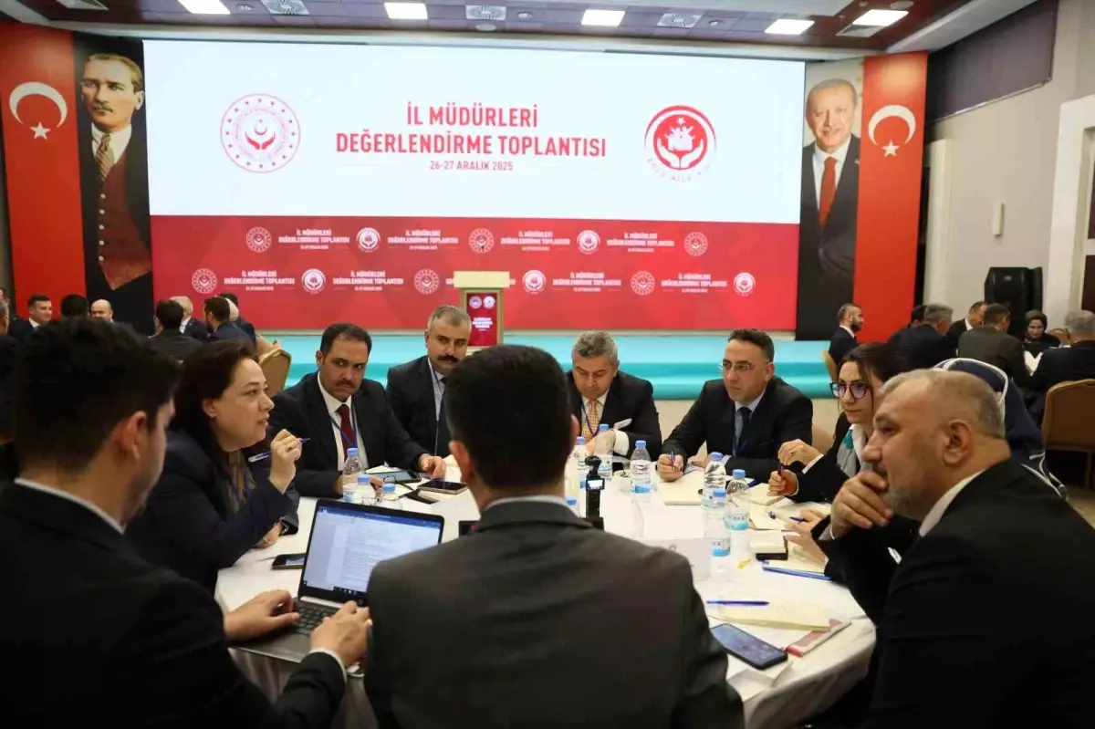 il-aile-ve-sosyal-politikalar-muduru-bayrak-il-mudurleri-degerlendirme-toplantisina-katildi-GkfZHDMy.jpg