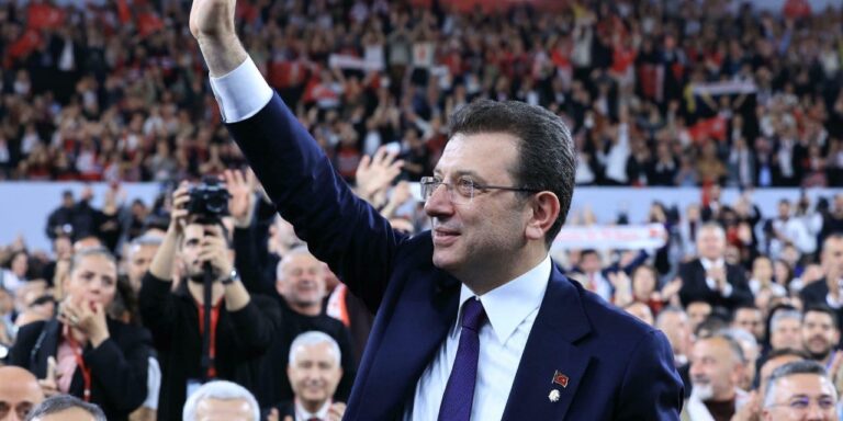 imamoglu-iddianamesinin-sifreleri-yoneticilik-ve-rusvet-suclamasi-zaman-asimi-takvimini-nasil-degistirdi-jVda5SJP.jpg