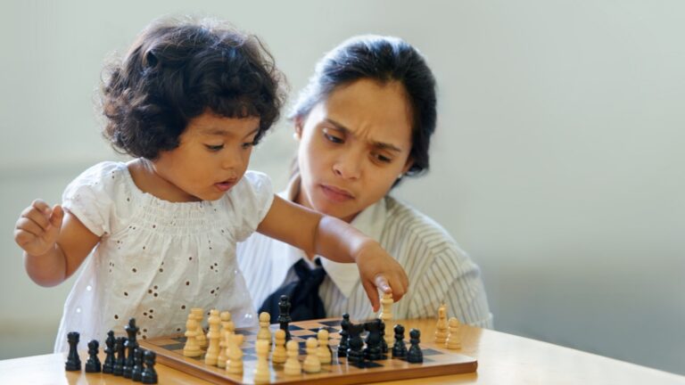 uc-yasindaki-hintli-cocuk-satranc-tarihine-gecti-YMNpIQtp.jpg