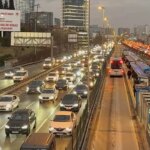 istanbulda-aksam-saatlerinde-trafik-yogunlugu-yuzde-80e-cikti-ixVV7kEb.jpg