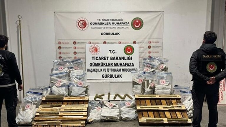 gumruklerde-dev-darbe-iki-ilde-milyonluk-uyusturucu-yakalandi-m7KalurW.jpg