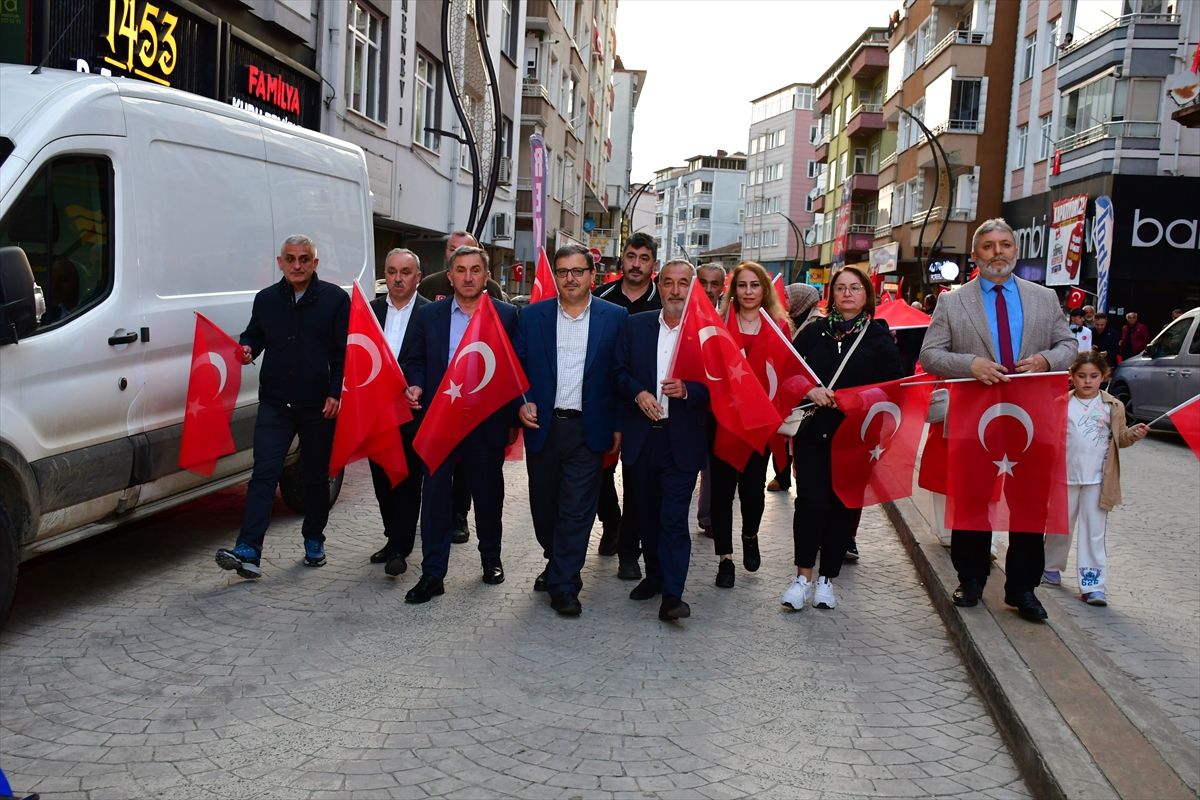 Terme’de 19 Mayıs Coşkusu: Bayrak Yürüyüşü Düzenlendi